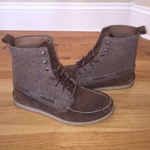 Sperry Topsiders high tops