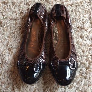 Tahari brown/black leather flats