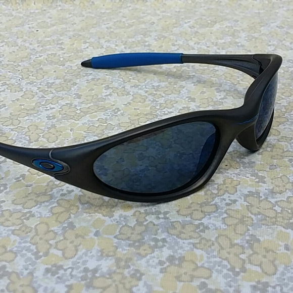 Oakley Minuit Blue Iridium Sunglasses Mint