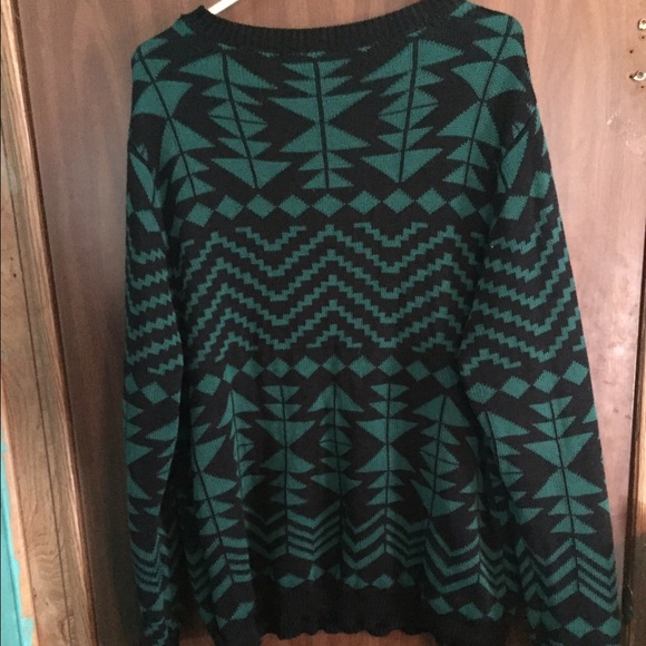 ❇️Forever 21 Geometric Shape Sweater❇️ - Picture 2 of 2