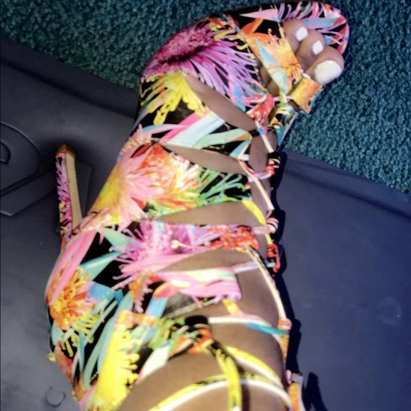 Colorful shoes - Picture 2 of 2