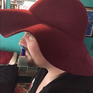 Forever 21 maroon floppy hat