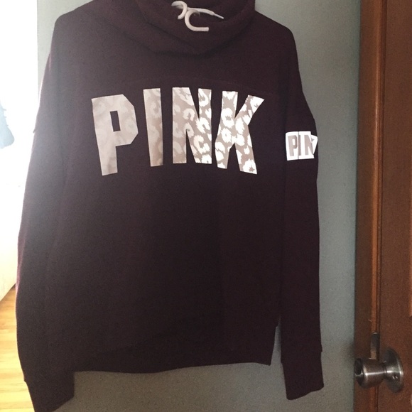 Reflective Cowlneck VS Pink sweater