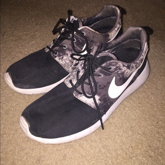Nike Other - ❗️SOLD❗️Nike Roshe Runs