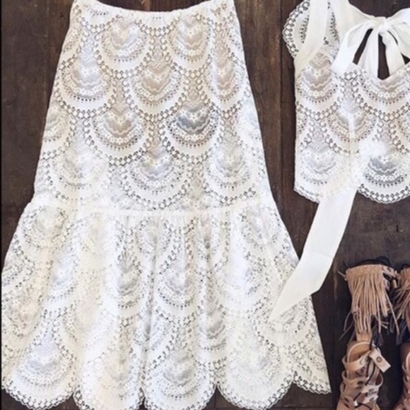 Brand new for love and lemons skirt - Picture 2 of 2