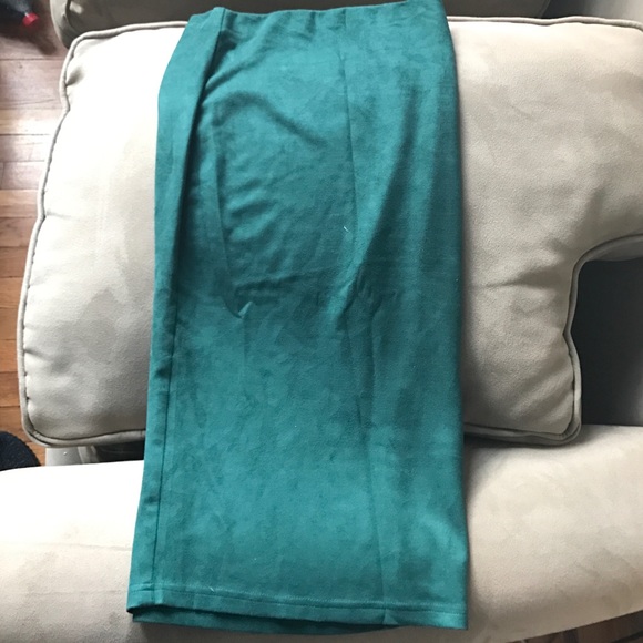 ‼️ suede pencil skirt- emerald green🙌🏻