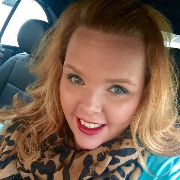 Meet your Posher, Angie - Picture 1 of 1