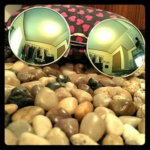 Circle oversized sunglasses