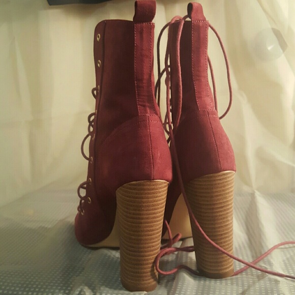 Burgundy lace up boots...(opened front) - Picture 2 of 3