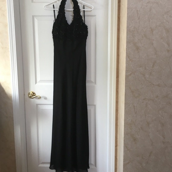 Black halter dress_3