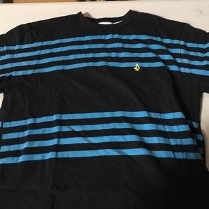 Volcom t shirt