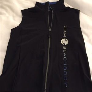 Small Beachbody logo full zipper front vest
