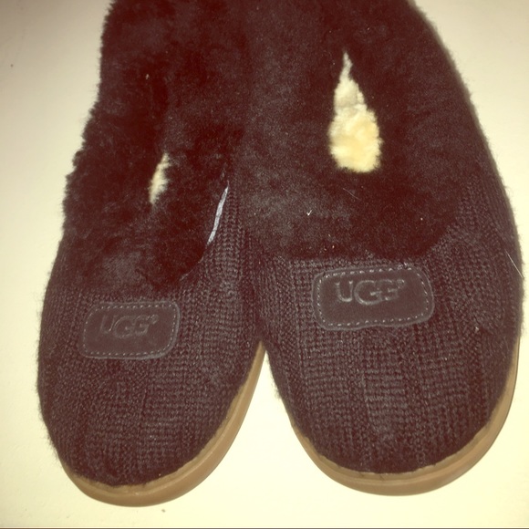 UGG SLIPPERS