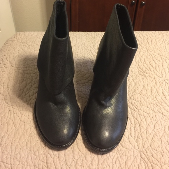 ****Addtional pictures only of booties listed*** - Picture 1 of 4