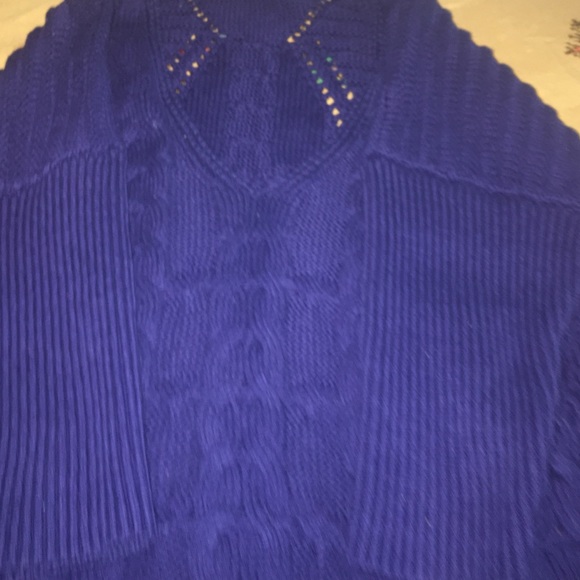 Sweater - Picture 2 of 2