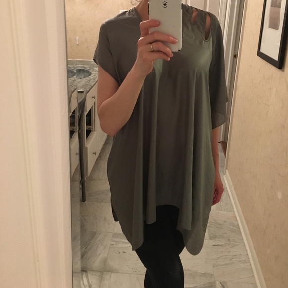 Designer Asymmetric metallic silver top by Yigal Azrouel_5 - Picture 3 of 6