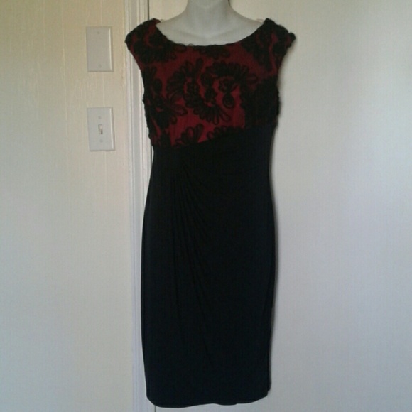 Beautiful red and black dress size 6