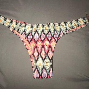 Cheeky bikini bottoms