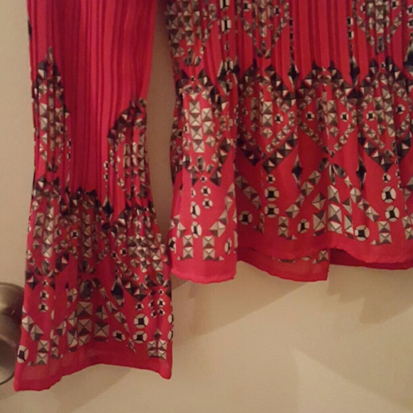 Gorgeous CLASSY RED FITTED RIBBED BLOUSE PL - Picture 4 of 4