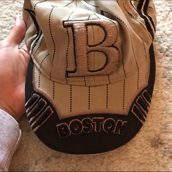 Beige and brown Boston hat - Picture 3 of 4