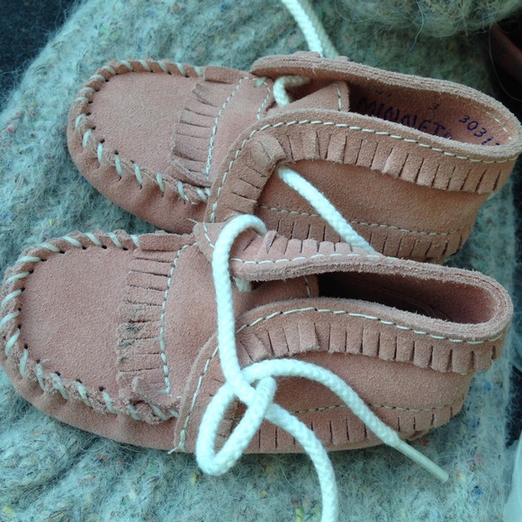 Pink leather suede Minnetonka