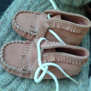 Pink leather suede Minnetonka