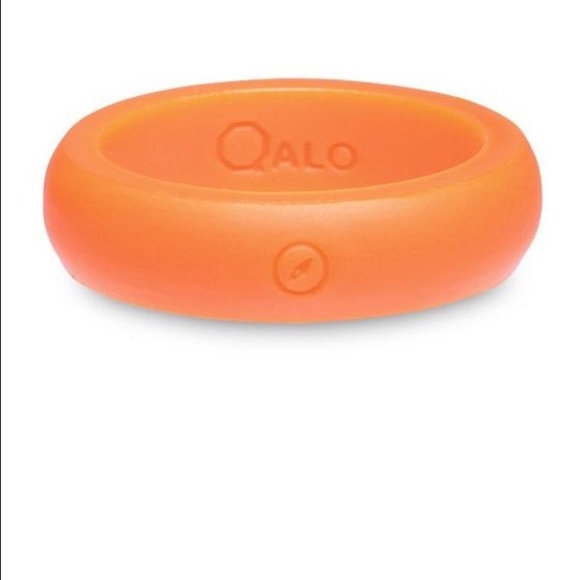 Orange women's Qalo wedding band