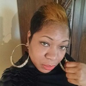 Meet your Posher, Donnisa