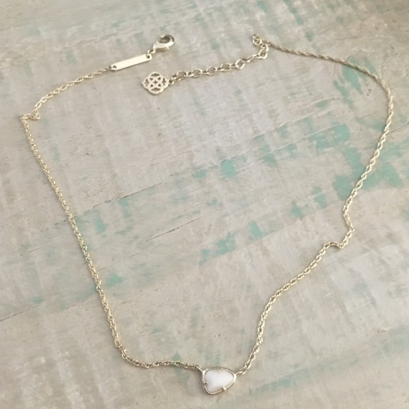 Kendra Scott necklace