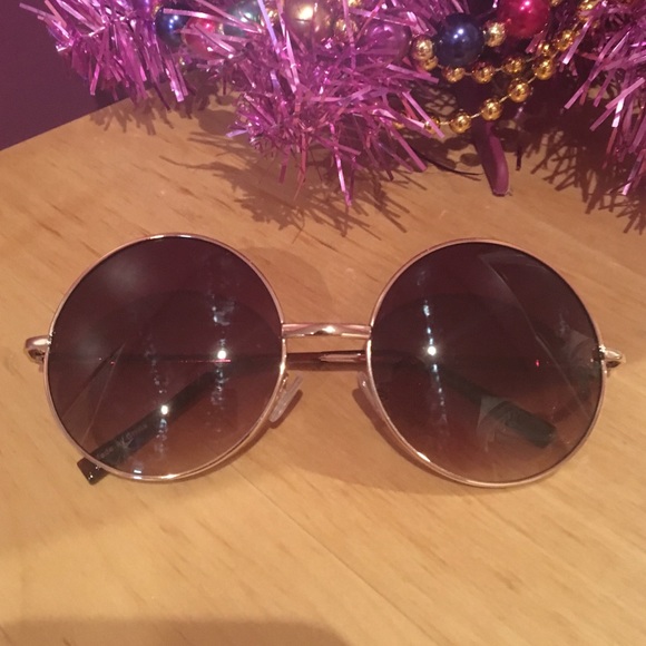Accessories - Round sunglasses