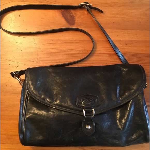Oroton vintage Australian leather cross over bag