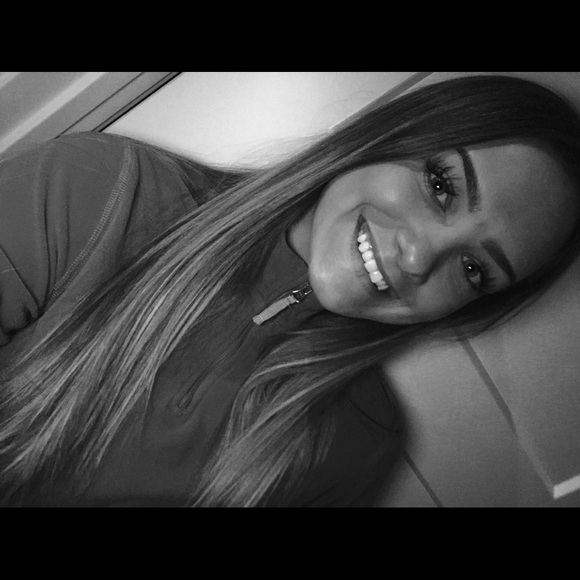 Meet your Posher, Julia - Picture 1 of 1