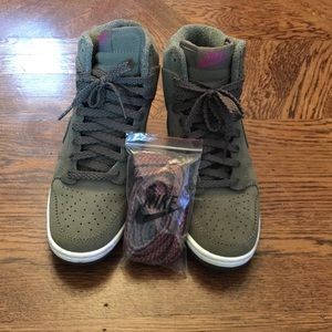Nikes Dunk Sky Hi