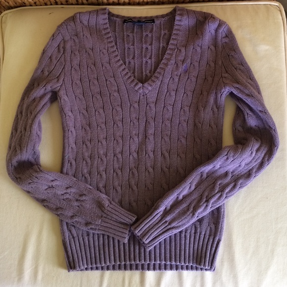 Cable-knit v sweater polo