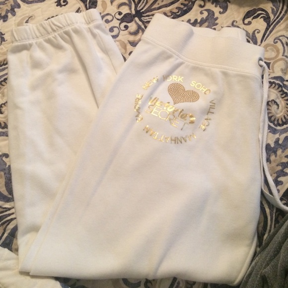 Victoria's Secret Pants - VS Cropped sweat pants