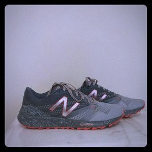 New Balance 690 AT Running Shoes