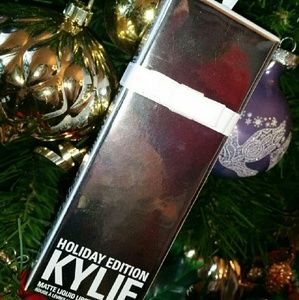 VIXEN Kylie Lip Kit Holiday Edition