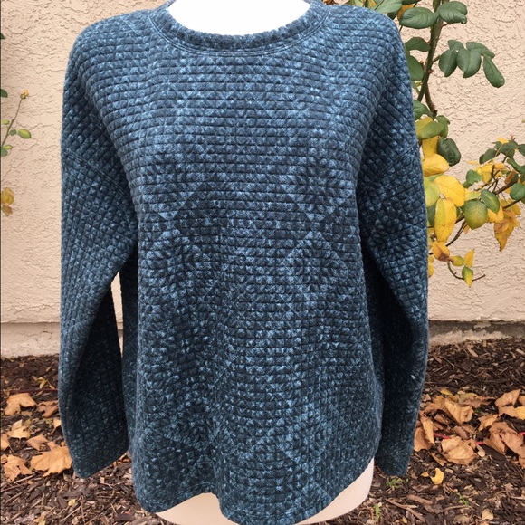 nice comfy sweater perfect for the winter time