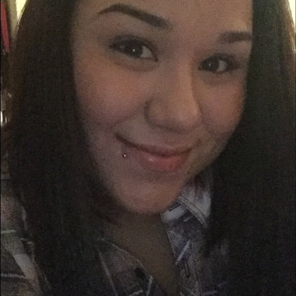 Meet your Posher, Alejandra