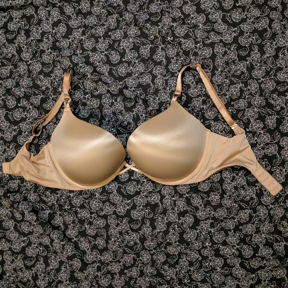 34DD Victoria's Secret add 2 cups bra