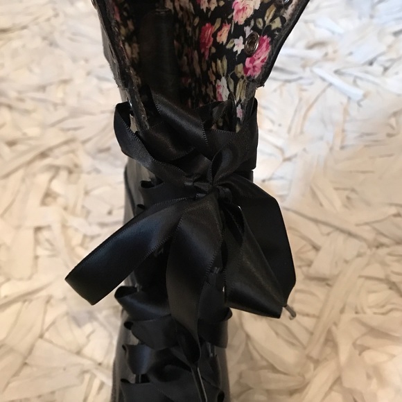 Lace up dark grey booties - Picture 3 of 4