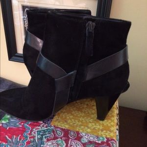 Suede and leather ankle boots