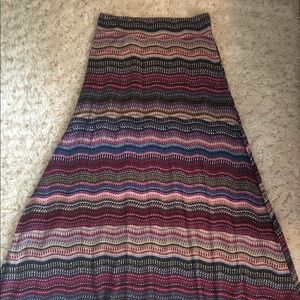 Roz and Ali brand patterned maxi skirt size medium