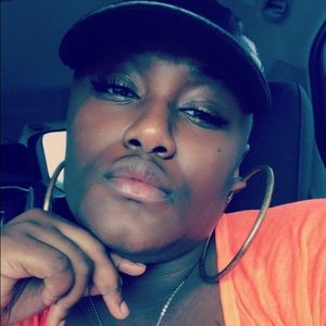 Meet your Posher, Aecia