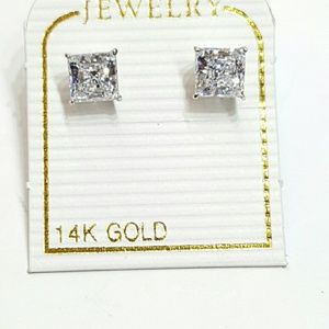 14k white Gold 5mm princess cut stud earrings