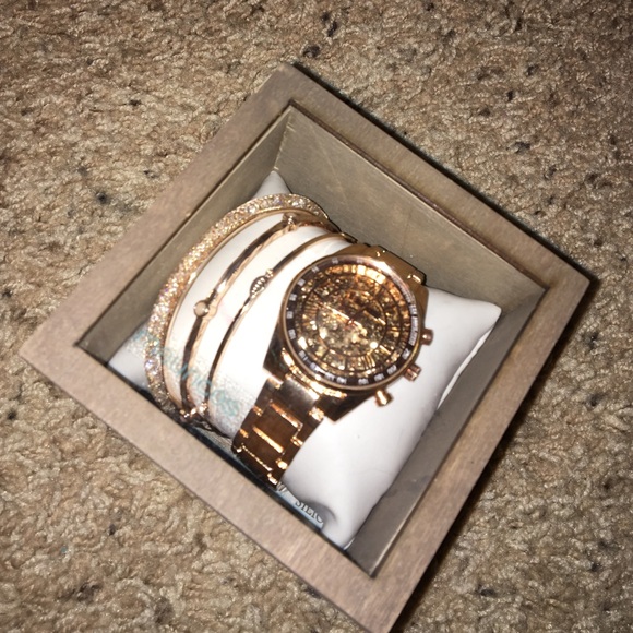 Rose gold watch and bangle set💞💘😍