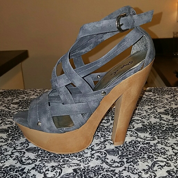 Platform sandals