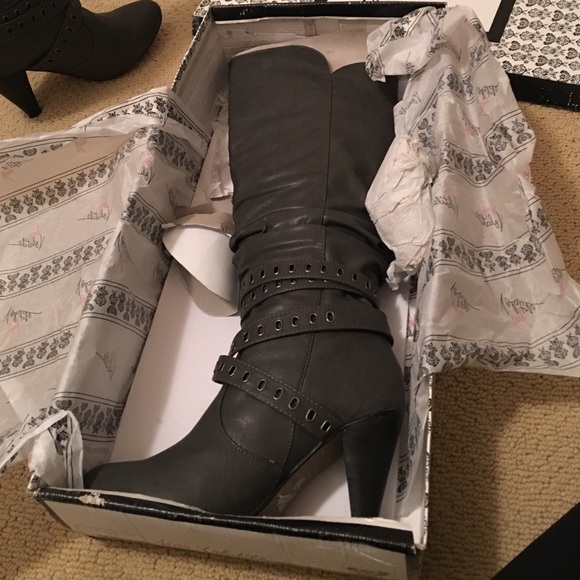 Boots - Picture 2 of 3