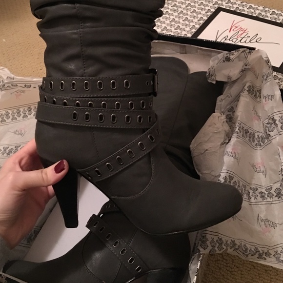 Boots - Picture 3 of 3