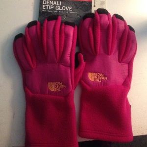 Womens northface E tip gloves size large -plum